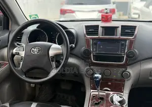 Toyota Highlander 2013 Silver