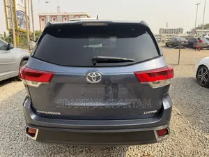 Toyota Highlander 2017 Blue