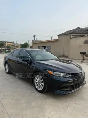 Toyota Camry XLE V6 FWD (3.5L 6cyl 8AM) 2018 Black