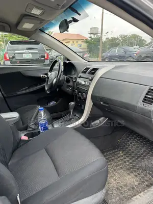 Toyota Corolla 2010 Silver