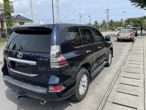 Lexus GX 2019 Blue