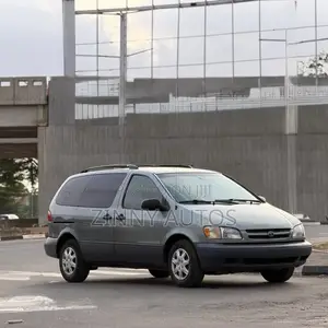 Toyota Sienna 2002 Gray