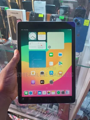 Apple iPad 9.7 32 GB Silver