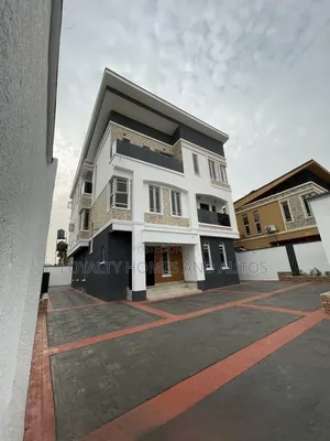 8bdrm Duplex in Egbeda for sale
