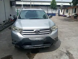 Toyota Highlander 2011 Silver