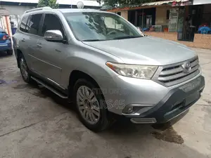 Toyota Highlander 2011 Silver