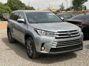 Toyota Highlander XLE 2019 Silver