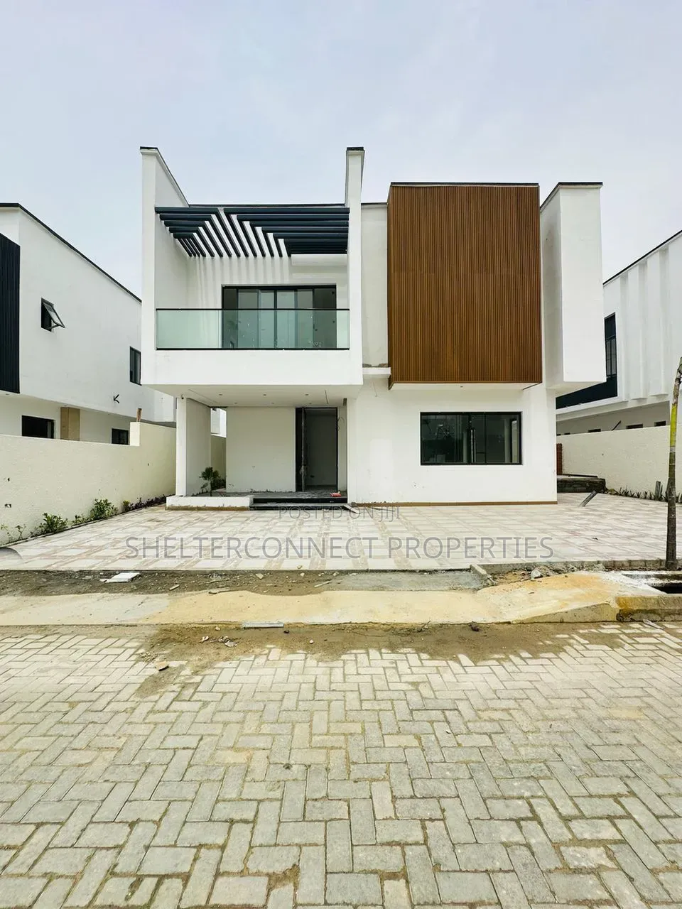 4bdrm Duplex in Lekki Phase 1 for sale
