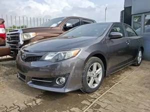 Toyota Camry SE 4dr Sedan (2.5L 4cyl 6A) 2012 Gray
