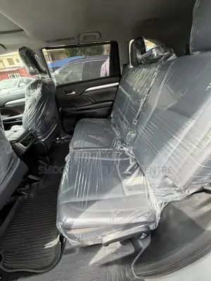 Toyota Highlander XLE 2019 Silver