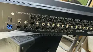 Yamaha Mixer Vfx24 Channels