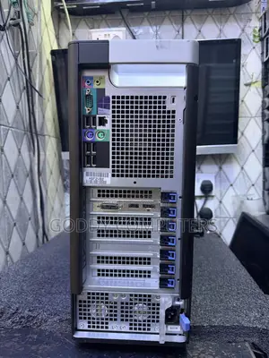 Desktop Computer Dell Precision 5820 32GB Intel Xeon HDD 1T