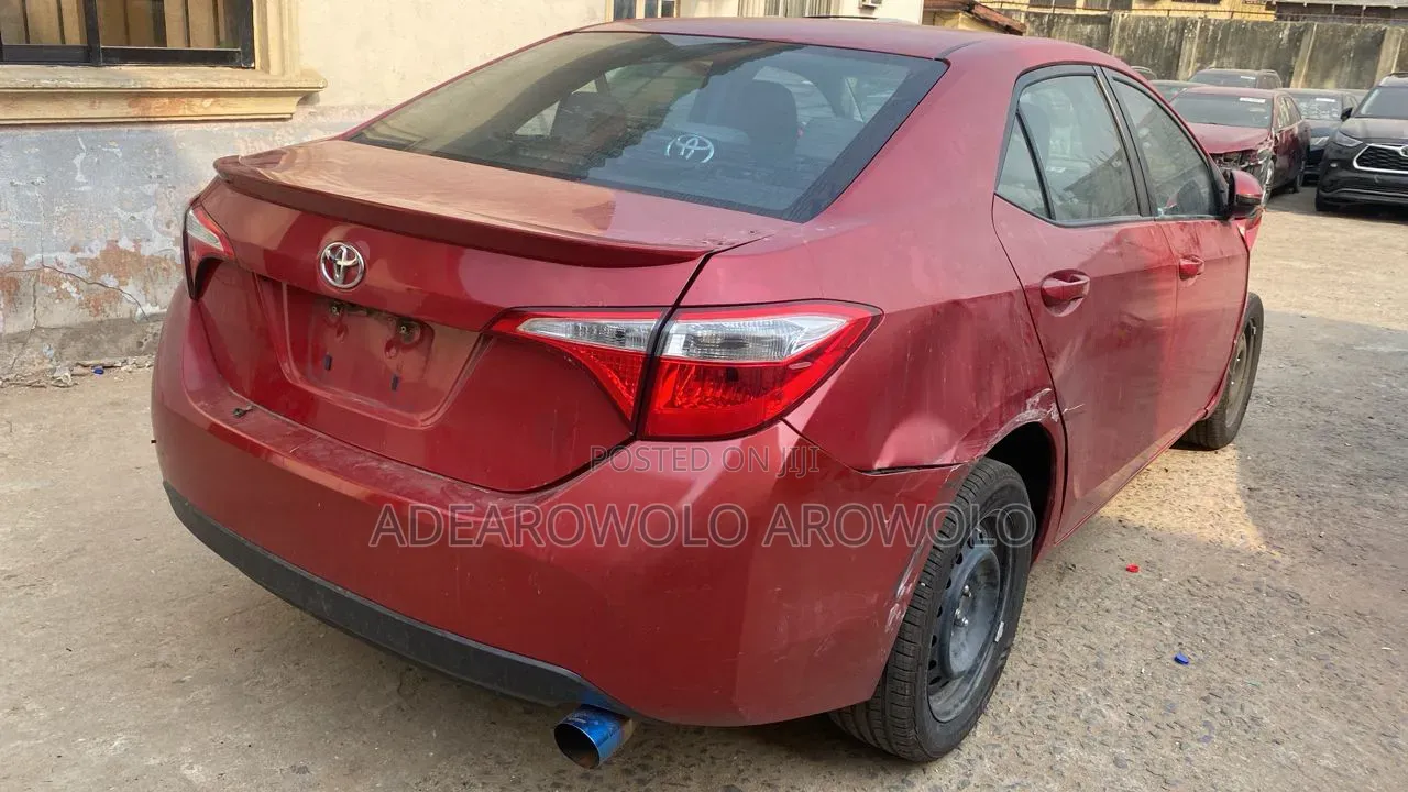 Toyota Corolla 2015 Red