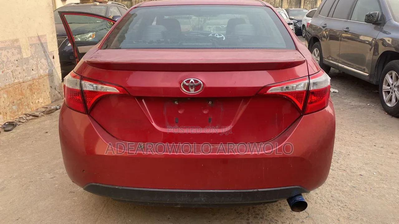 Toyota Corolla 2015 Red