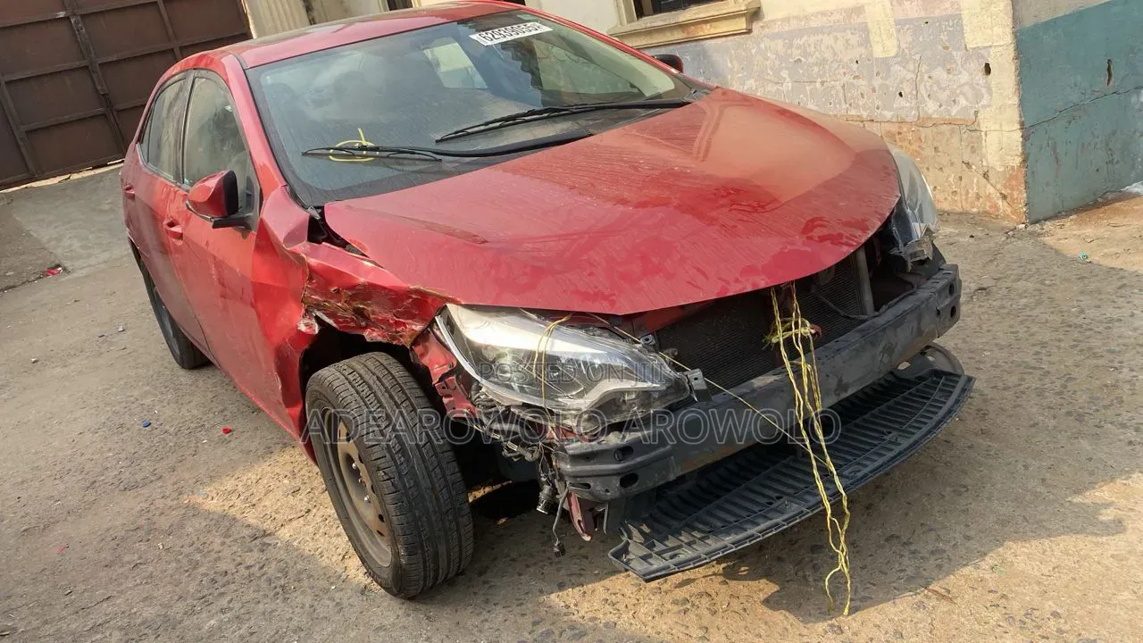 Toyota Corolla 2015 Red