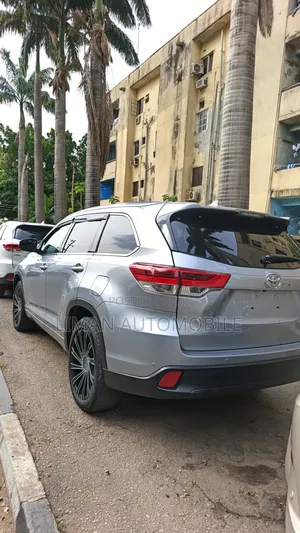 Toyota Highlander Limited 4x4 V6 (3.5L 6cyl 8A) 2018 Silver