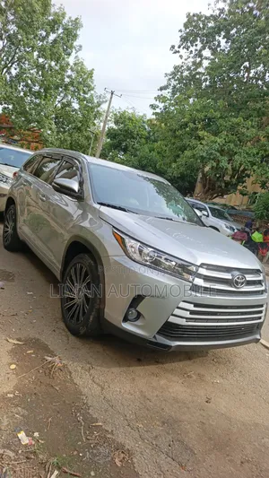 Toyota Highlander Limited 4x4 V6 (3.5L 6cyl 8A) 2017 Silver