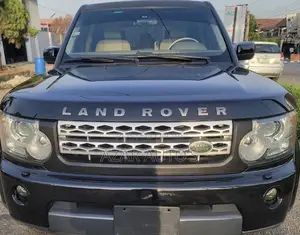 Land Rover Discovery 2010 Black