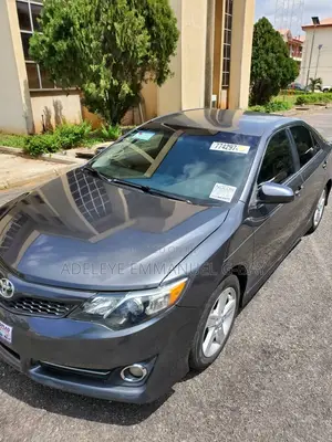 Toyota Camry SE 4dr Sedan (2.5L 4cyl 6A) 2013 Gray