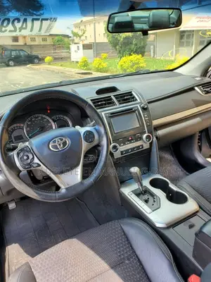Toyota Camry SE 4dr Sedan (2.5L 4cyl 6A) 2013 Gray