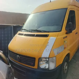 Volkswagen LT 2000 Yellow