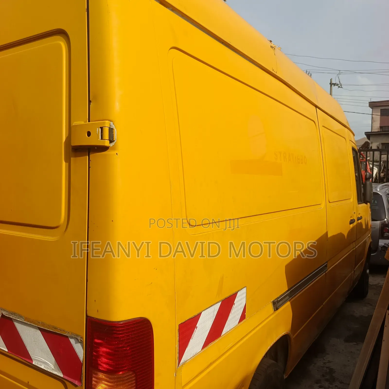 Volkswagen LT 2000 Yellow