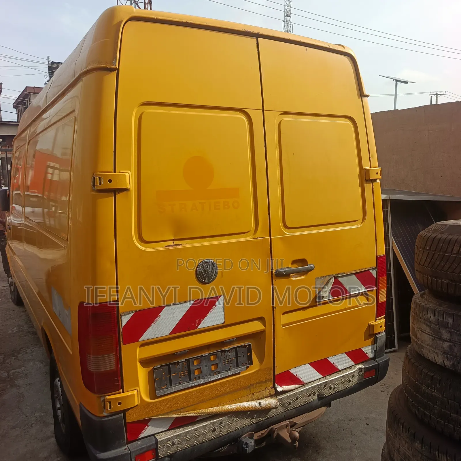 Volkswagen LT 2000 Yellow