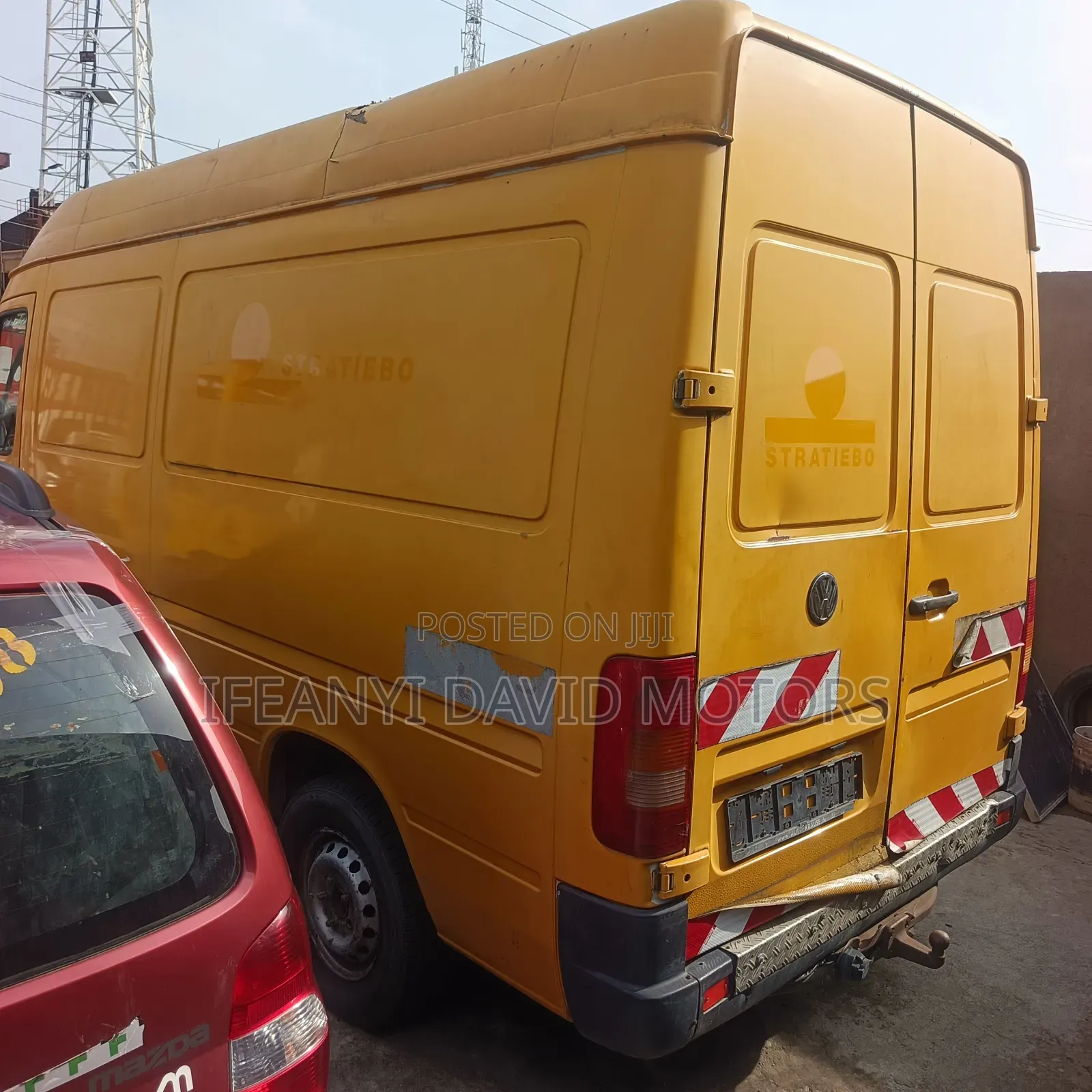 Volkswagen LT 2000 Yellow
