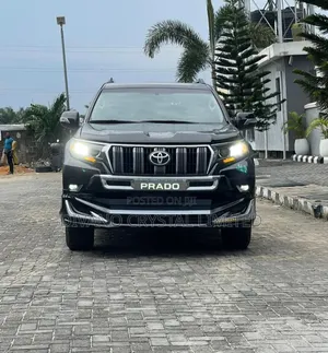 Toyota Land Cruiser Prado 2023 Black