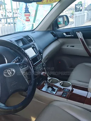 Toyota Highlander Limited 3.5l 4WD 2013 Blue