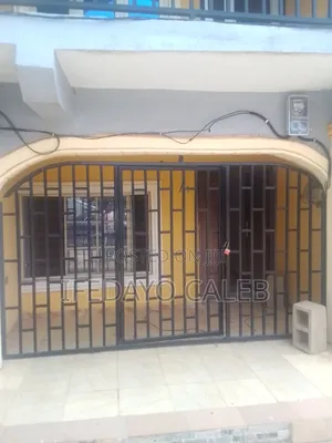 3bdrm Bungalow in Alagbaka Gra, Akure for rent