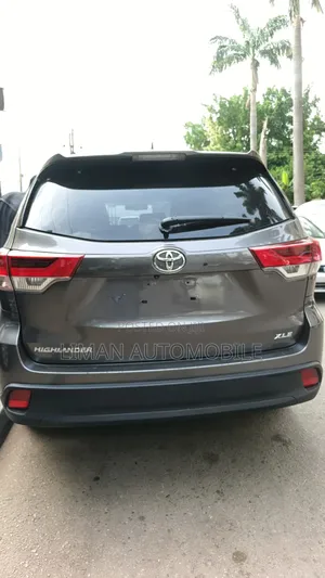 Toyota Highlander Limited 4dr SUV AWD (3.5L 6cyl 6A) 2015 Silver