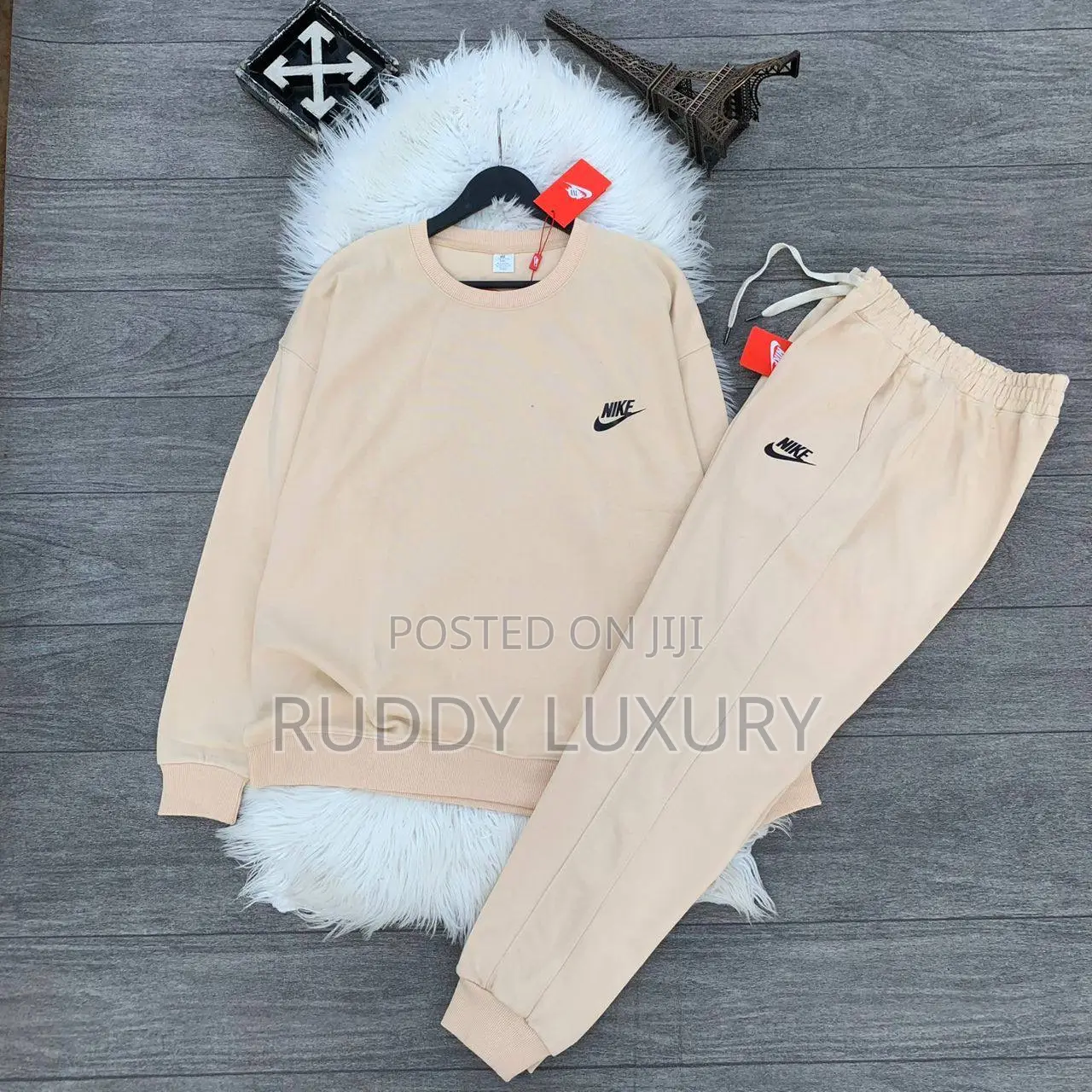 High Quality Nike Up and Down