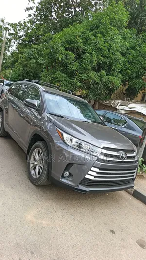 Toyota Highlander Limited 4dr SUV AWD (3.5L 6cyl 6A) 2015 Silver