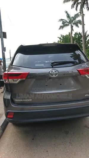 Toyota Highlander Limited 4dr SUV AWD (3.5L 6cyl 6A) 2015 Silver
