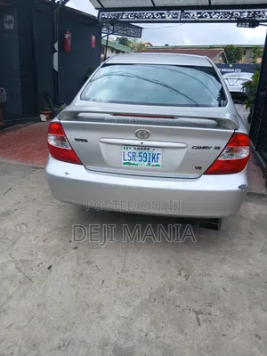 Toyota Camry SE V6 4dr Sedan (3.3L 6cyl 5A) 2004 Silver