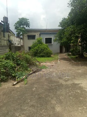 3bdrm Bungalow in Obe Street, Awolowo Way for sale