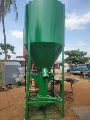 1.5 Tons Feed Mixer (Diesel Powered)
