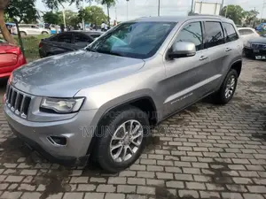 Jeep Grand Cherokee Limited 4dr SUV 4WD (3.6L 6cyl 8A) 2014 Gray