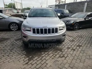Jeep Grand Cherokee Limited 4dr SUV 4WD (3.6L 6cyl 8A) 2014 Gray