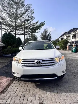Toyota Highlander Limited 2012 White