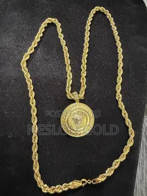 Italy 750 Pure Gold With Vasae Pendant
