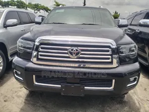 Toyota Sequoia Platinum FFV 4dr SUV 4WD (5.7L 8cyl 6A) 2016 Black