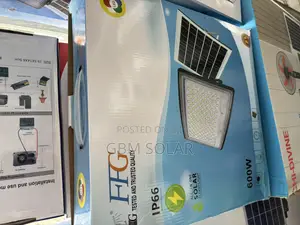 The FFG 600w Solar Flood Light With High-Capacity Lifepo4