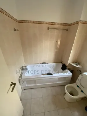 4bdrm Townhouse / Terrace in Kofo Abayomi for rent