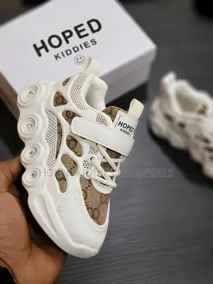 Unisex Fashion Sneaker (No Light)
