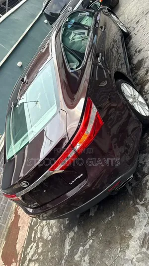 Toyota Avalon 2015 Red
