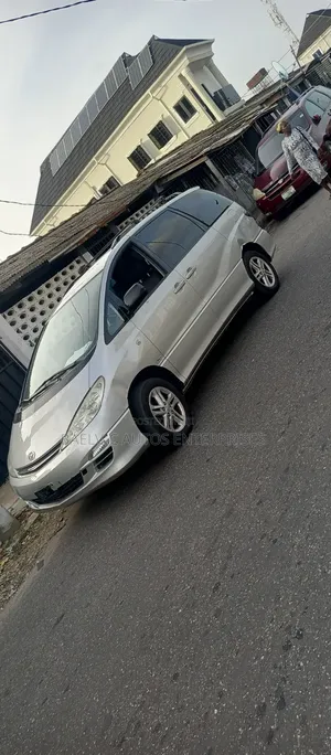 Toyota Previa 2005 Silver