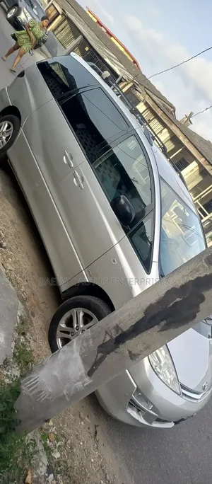 Toyota Previa 2005 Silver