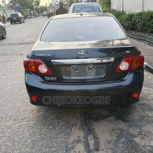 Toyota Corolla LE 4dr Sedan (1.8L 4cyl 4A) 2010 Gray